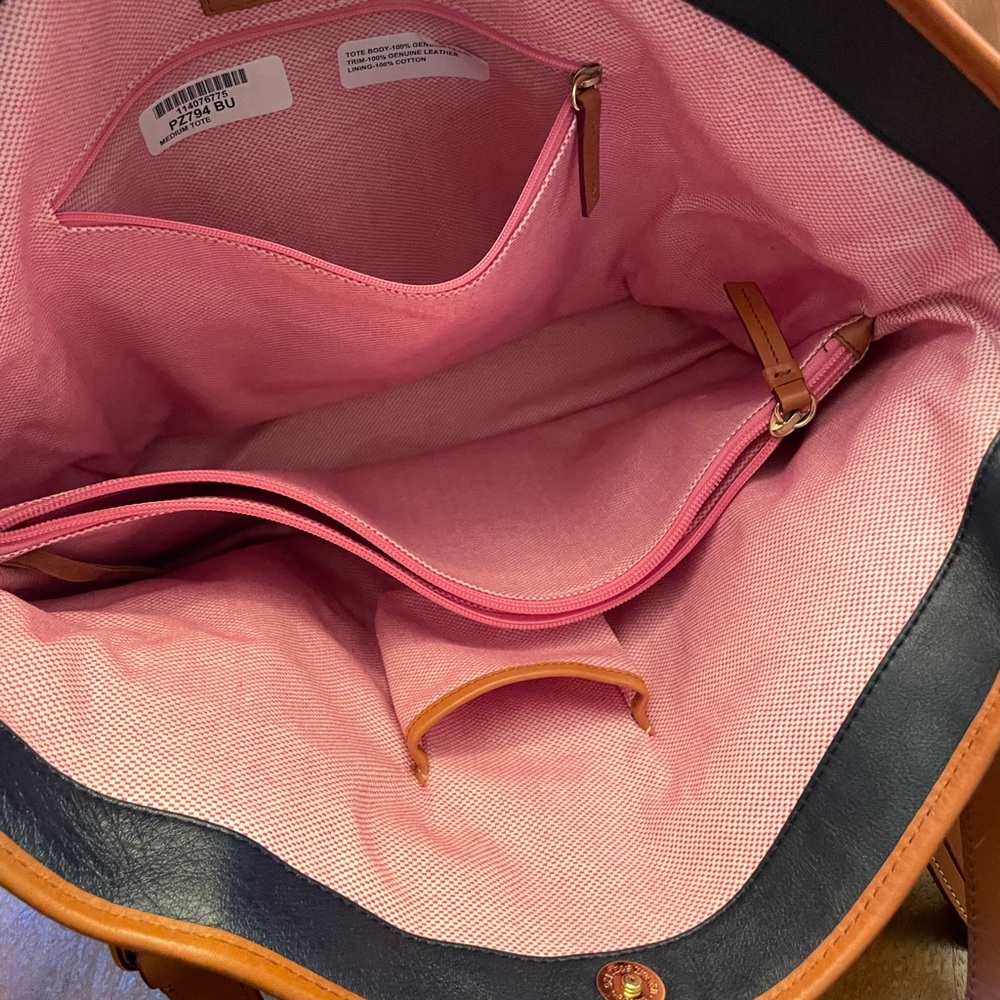 Dooney and Bourke medium tote - Picture 8 of 8